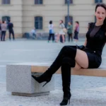 Vanessa Pur Overknee Stiefel Outfit - Elegantes Stiefel Outfit in Berlin im Sommer